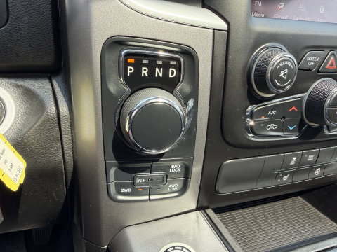 Dodge Ram Pick-Up 1500 5.7 V8 4x4 Crew Cab 5'7 Longhorn / vaste prijs rijklaar € 39.950 ex btw / euro 6 / lease vanaf € 652 / airco / cruise / navigatie / prins lpg / leer / trekhaak 3500 kg !