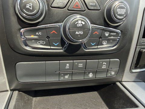 Dodge Ram Pick-Up 1500 5.7 V8 4x4 Crew Cab 5'7 Longhorn / vaste prijs rijklaar € 39.950 ex btw / euro 6 / lease vanaf € 652 / airco / cruise / navigatie / prins lpg / leer / trekhaak 3500 kg !