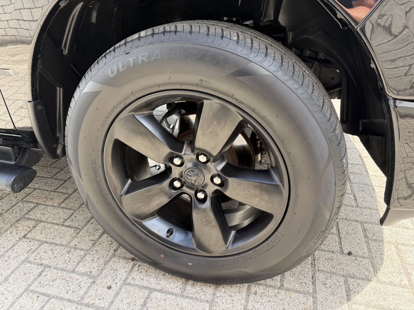 Dodge Ram Pick-Up 1500 5.7 V8 4x4 Crew Cab 5'7 Longhorn / vaste prijs rijklaar € 39.950 ex btw / euro 6 / lease vanaf € 652 / airco / cruise / navigatie / prins lpg / leer / trekhaak 3500 kg !