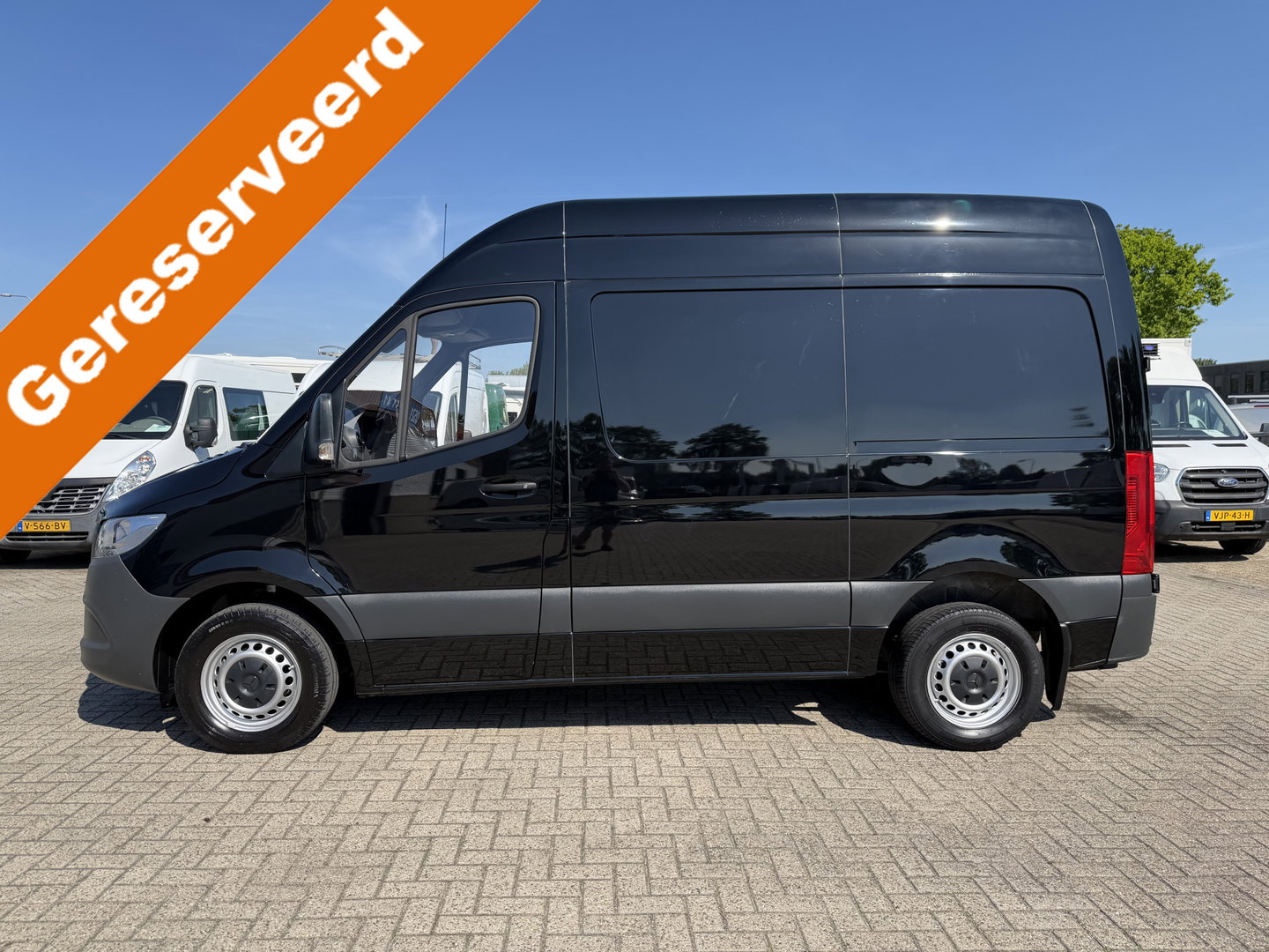 Mercedes-Benz Sprinter 314 2.2 CDI autmaat L1H2 zwart / euro 6 / bpm vij / vaste prijs rijklaar € 23.950 ex btw / lease vanaf € 391 / cruise en climate control / achteruit camera / navigatie