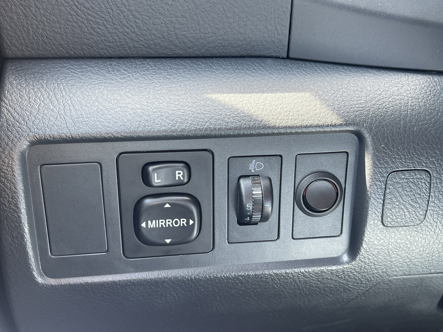 Toyota Corolla Verso 1.8 VVT-i Luna 7p. | Handel & Export | Schuifdak | Cruise Control | Parkeersensoren | Achteruitrijcamera | 16'' Lichtmetaal |