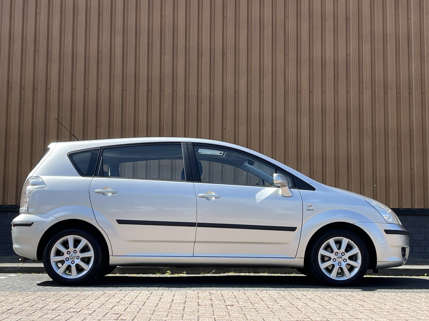 Toyota Corolla Verso 1.8 VVT-i Luna 7p. | Handel & Export | Schuifdak | Cruise Control | Parkeersensoren | Achteruitrijcamera | 16'' Lichtmetaal |