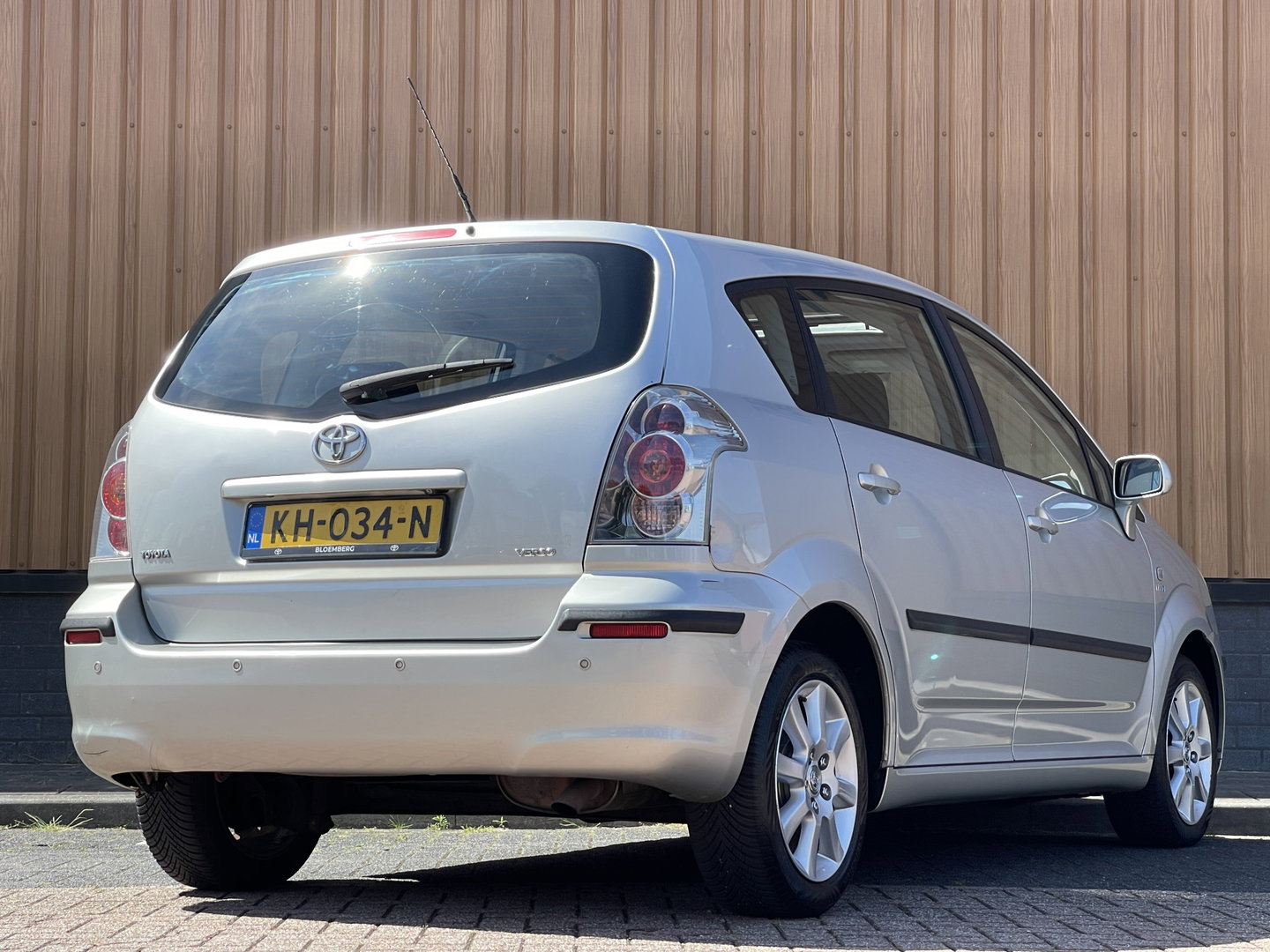 Toyota Corolla Verso 1.8 VVT-i Luna 7p. | Handel & Export | Schuifdak | Cruise Control | Parkeersensoren | Achteruitrijcamera | 16'' Lichtmetaal |