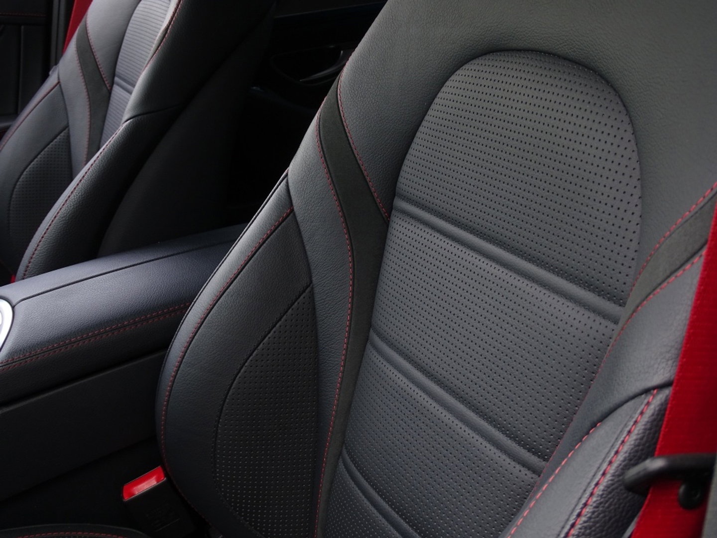 Mercedes-Benz GLC 43 AMG 367PK 4-MATIC / Carbon / Distronic / Burmester / LED
