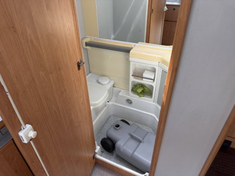 Knaus Südwind 440 *KACHEL | KOELKAST | RADIO | LUIFEL*