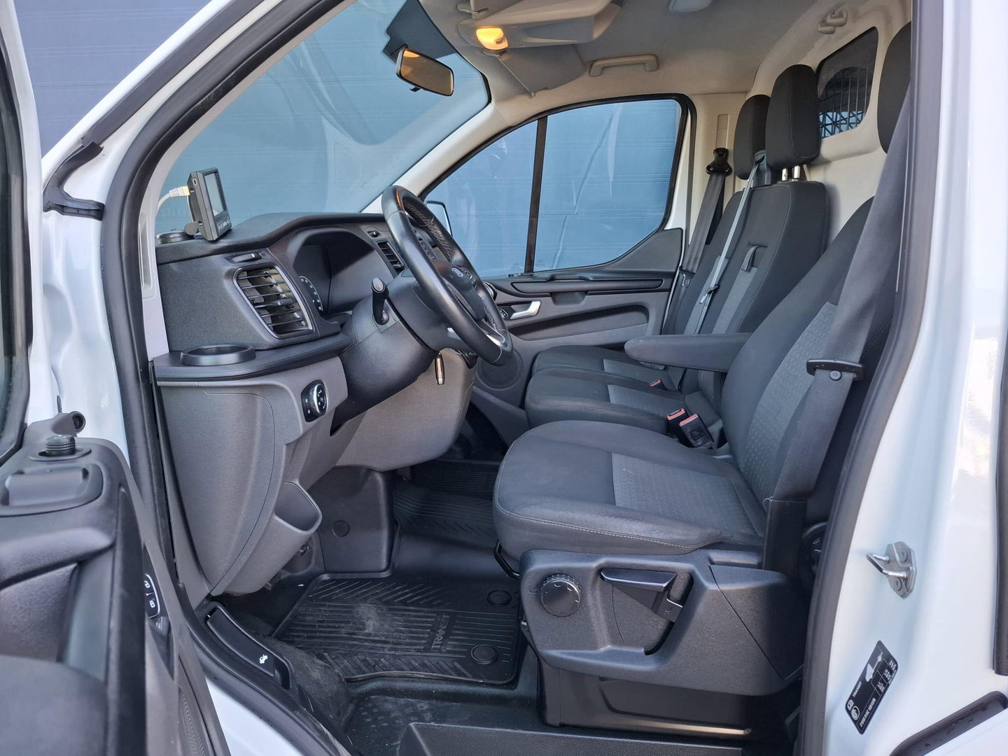 Ford Transit Custom 340 2.0 TDCI L1H1 Trend AIRCO / CRUISE CONTROLE / 3 ZITS / TREKHAAK / EURO 6