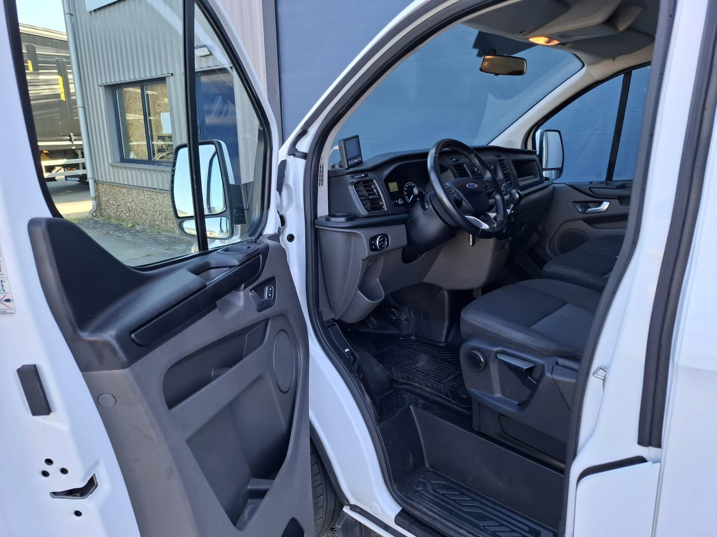 Ford Transit Custom 340 2.0 TDCI L1H1 Trend AIRCO / CRUISE CONTROLE / 3 ZITS / TREKHAAK / EURO 6