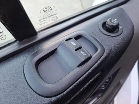 Ford Transit Custom 340 2.0 TDCI L1H1 Trend AIRCO / CRUISE CONTROLE / 3 ZITS / TREKHAAK / EURO 6