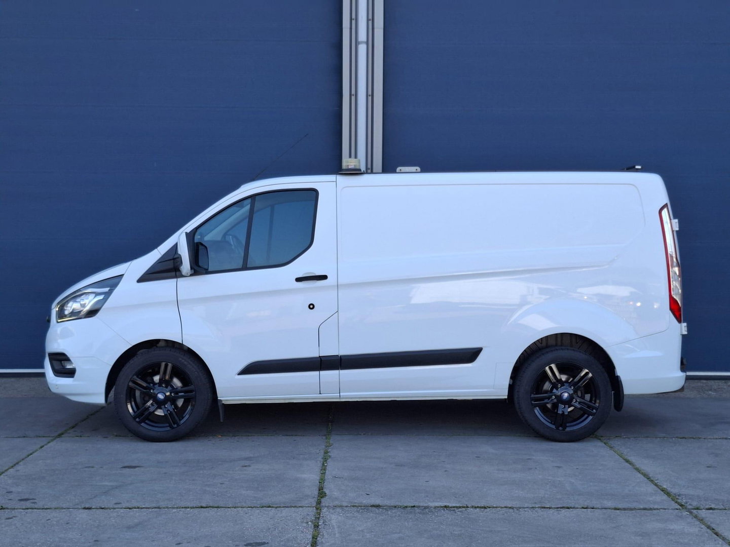 Ford Transit Custom 340 2.0 TDCI L1H1 Trend AIRCO / CRUISE CONTROLE / 3 ZITS / TREKHAAK / EURO 6