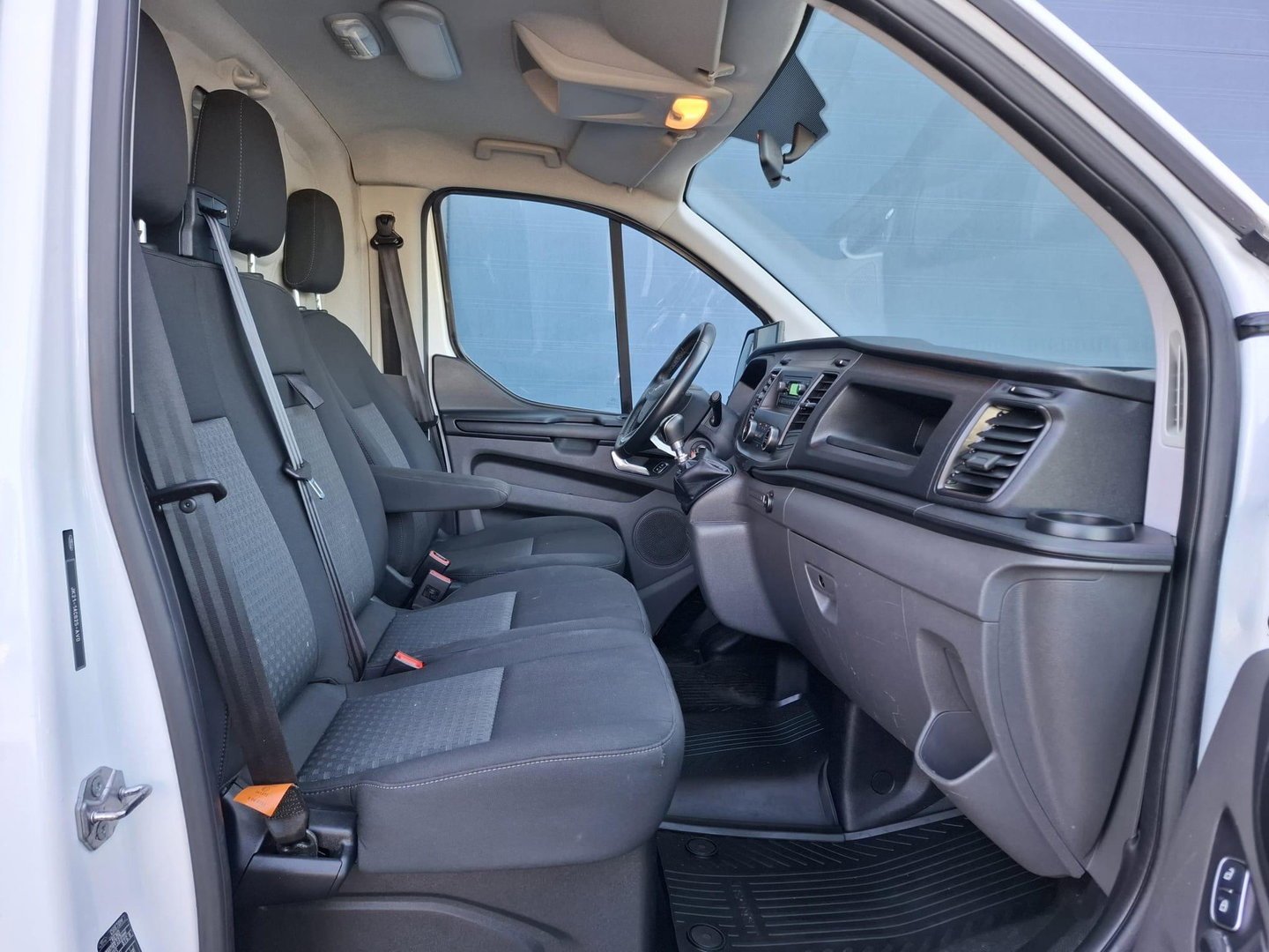 Ford Transit Custom 340 2.0 TDCI L1H1 Trend AIRCO / CRUISE CONTROLE / 3 ZITS / TREKHAAK / EURO 6