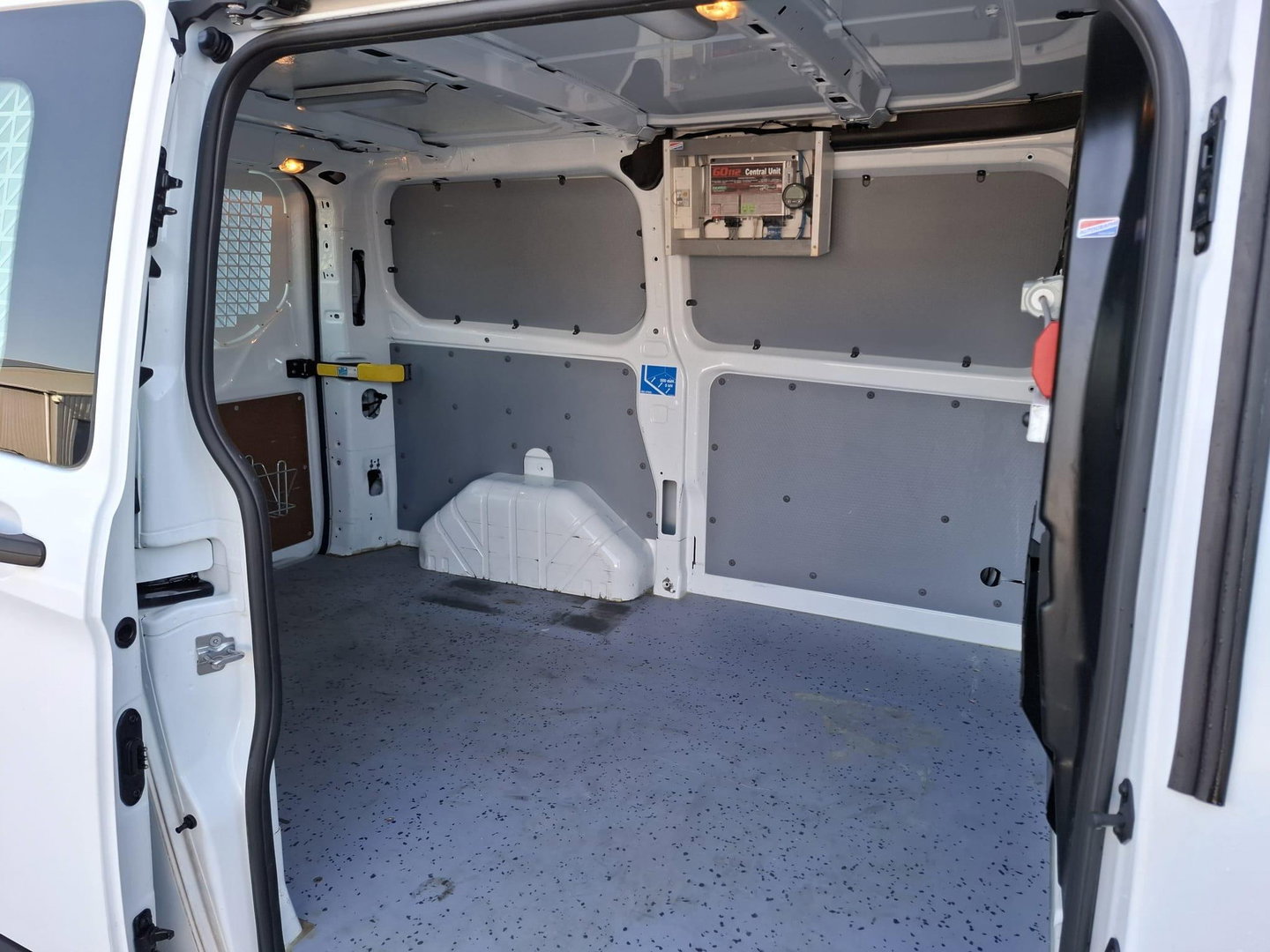 Ford Transit Custom 340 2.0 TDCI L1H1 Trend AIRCO / CRUISE CONTROLE / 3 ZITS / TREKHAAK / EURO 6