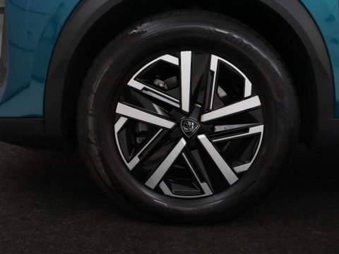 Peugeot 2008 1.2 Hybrid 136 Active | Carplay | Cruise Control | Climate control | Parkeerhulp | DAB | Bluetooth