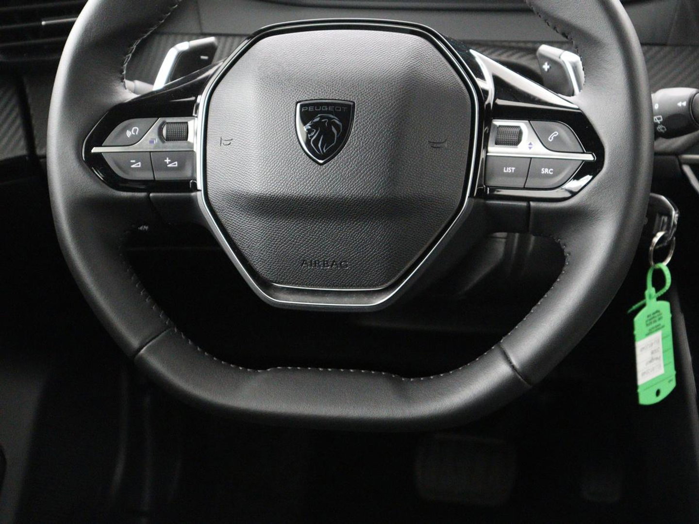 Peugeot 2008 1.2 Hybrid 136 Active | Carplay | Cruise Control | Climate control | Parkeerhulp | DAB | Bluetooth