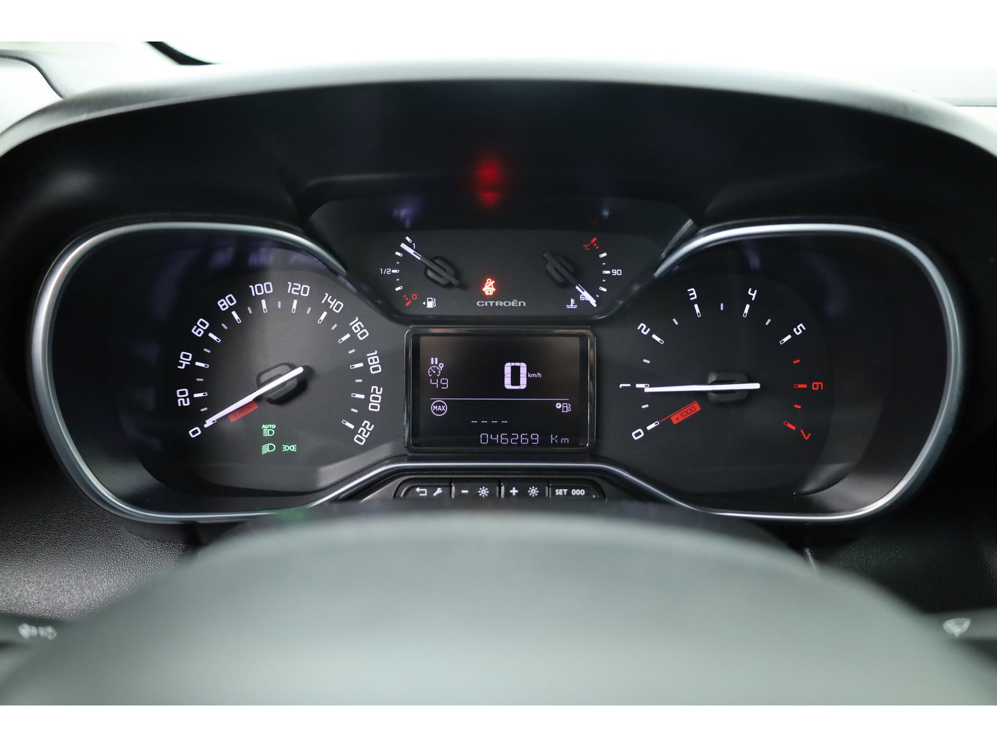 Citroën C3 Aircross 1.2 PureTech Shine | Rijklaar! | Cruise Control | Stoelverw. | CarPlay | DAB | LED | PDC+A | Navi | 16'' V