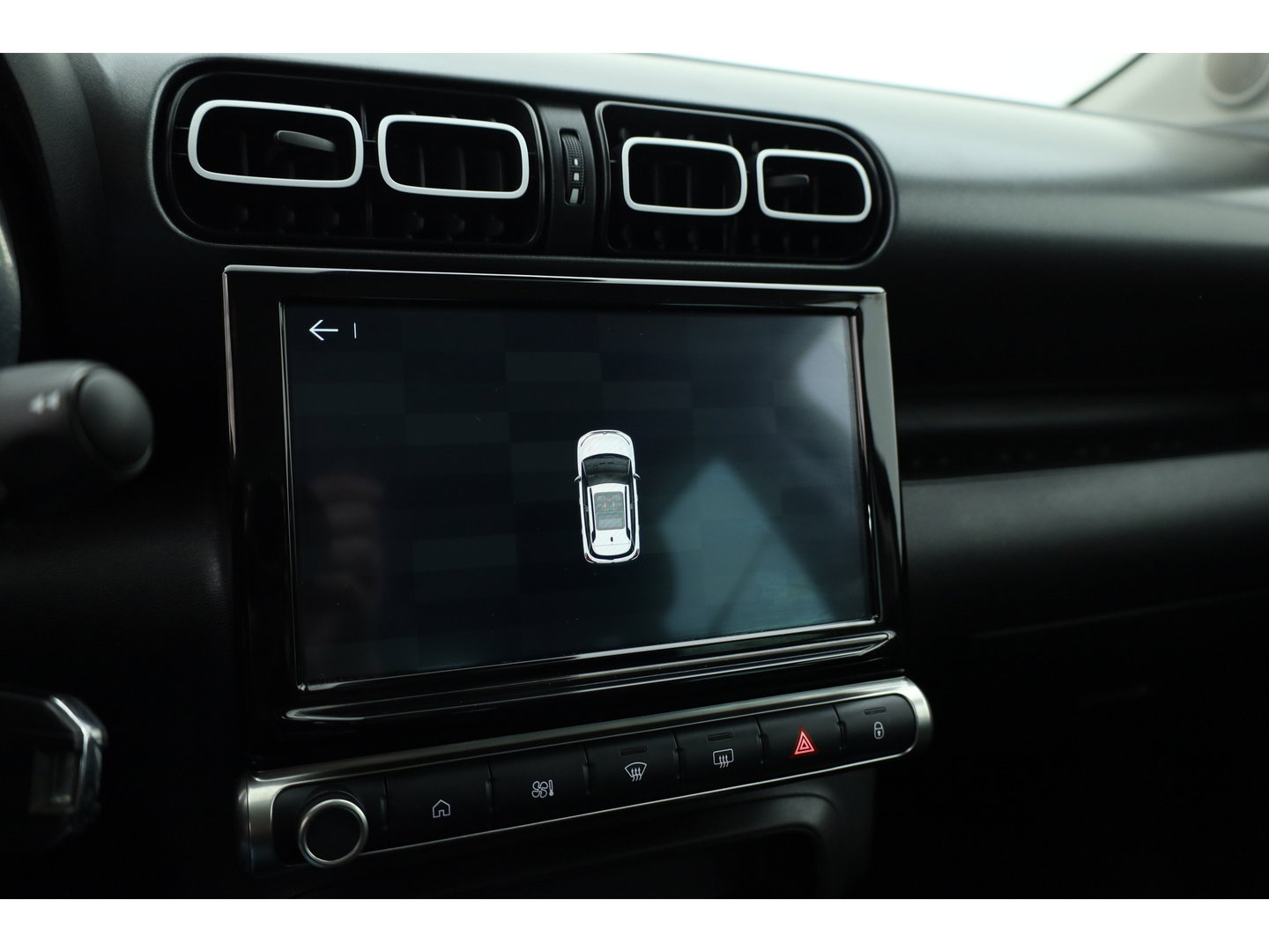 Citroën C3 Aircross 1.2 PureTech Shine | Rijklaar! | Cruise Control | Stoelverw. | CarPlay | DAB | LED | PDC+A | Navi | 16'' V