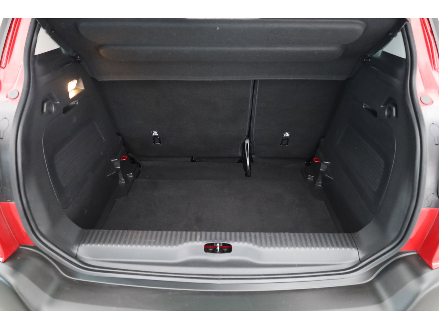 Citroën C3 Aircross 1.2 PureTech Shine | Rijklaar! | Cruise Control | Stoelverw. | CarPlay | DAB | LED | PDC+A | Navi | 16'' V