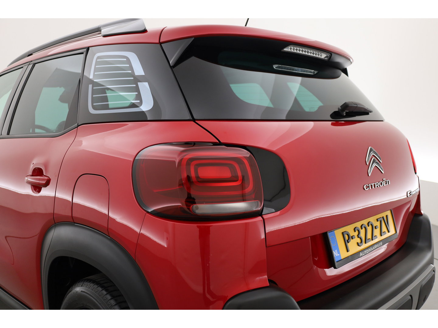 Citroën C3 Aircross 1.2 PureTech Shine | Rijklaar! | Cruise Control | Stoelverw. | CarPlay | DAB | LED | PDC+A | Navi | 16'' V