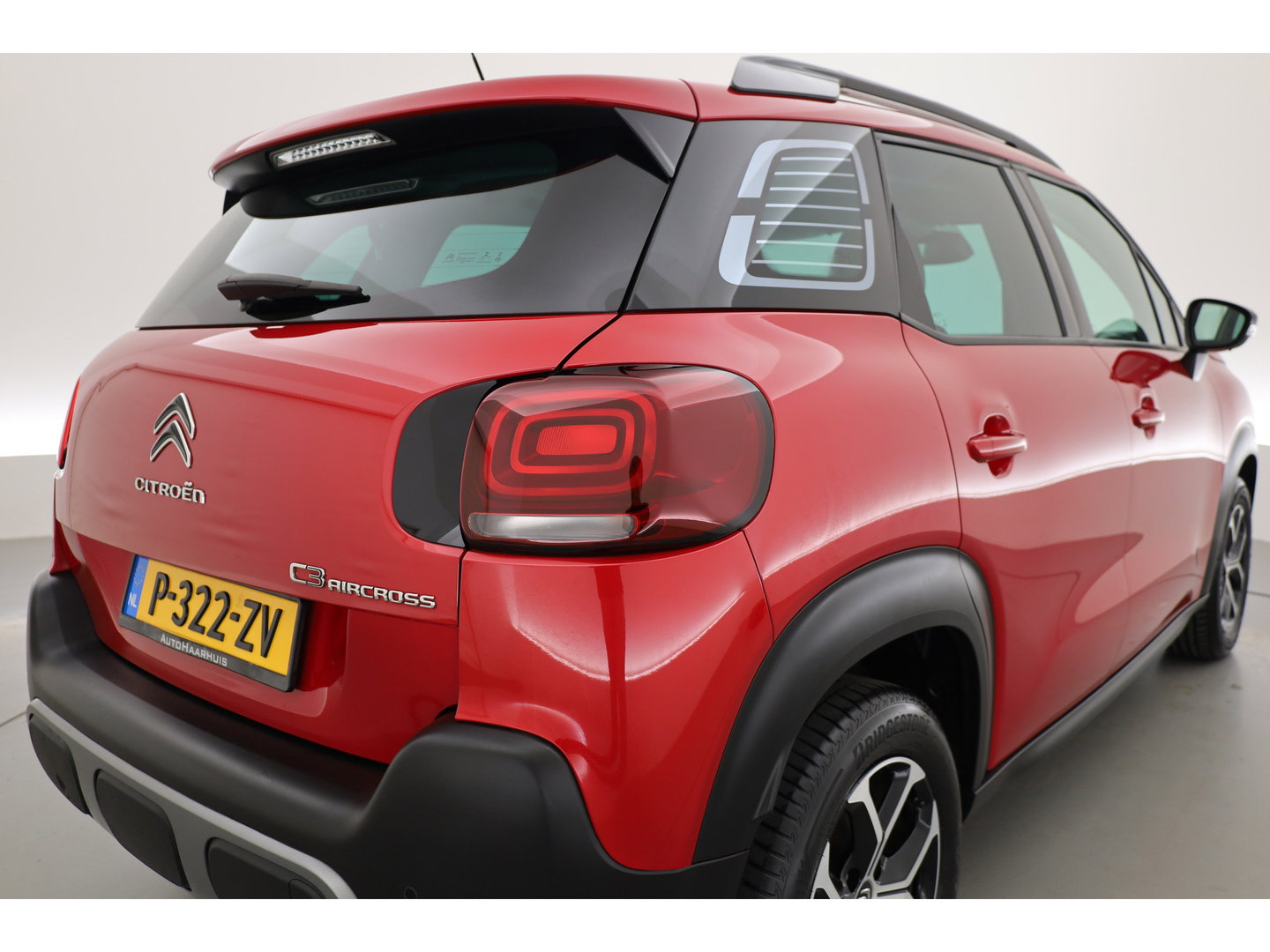 Citroën C3 Aircross 1.2 PureTech Shine | Rijklaar! | Cruise Control | Stoelverw. | CarPlay | DAB | LED | PDC+A | Navi | 16'' V