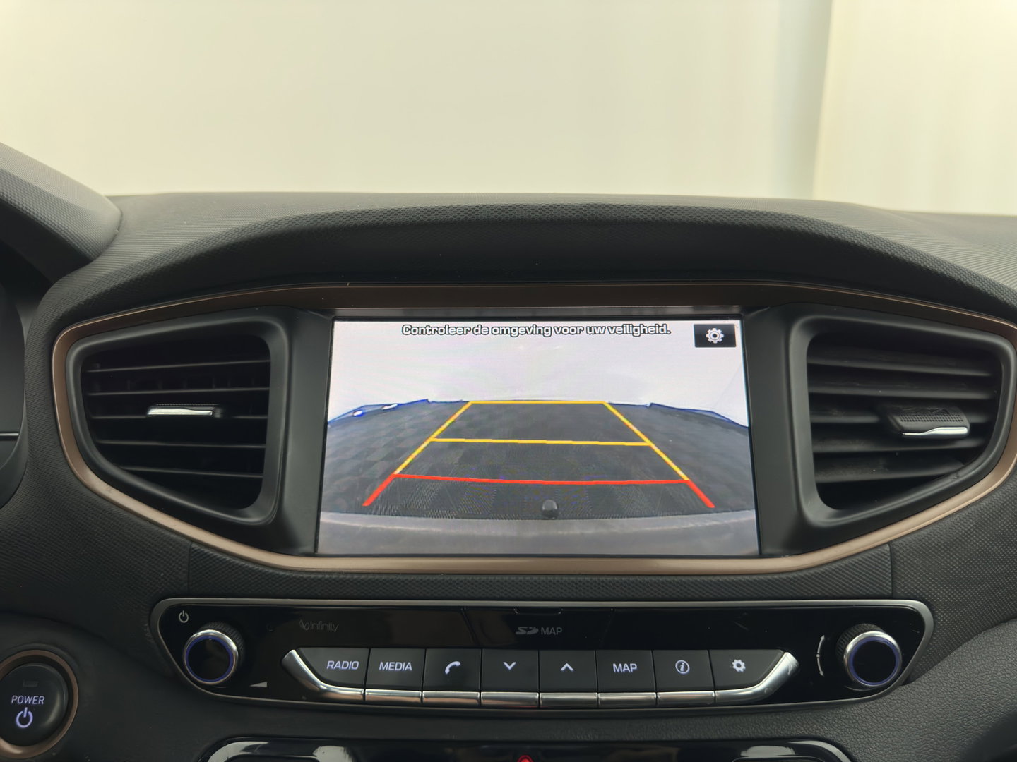 Hyundai IONIQ Comfort EV {SoH-98} Aut. *HEATPUMP | FULL-LED | DIGI-COCKPIT | SHIFTPADDLES | LANE-ASSIST | CCS-FASTLOADER | CRUISE | CAMERA | KEYLESS | DAB+ | NAVI-FULLMAP | ECC | PDC | TOWBAR | 16"ALU*