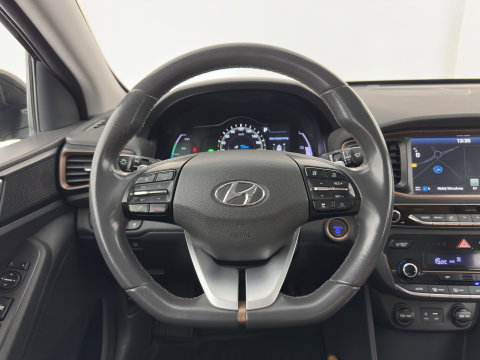 Hyundai IONIQ Comfort EV {SoH-98} Aut. *HEATPUMP | FULL-LED | DIGI-COCKPIT | SHIFTPADDLES | LANE-ASSIST | CCS-FASTLOADER | CRUISE | CAMERA | KEYLESS | DAB+ | NAVI-FULLMAP | ECC | PDC | TOWBAR | 16"ALU*
