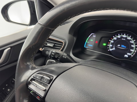Hyundai IONIQ Comfort EV {SoH-98} Aut. *HEATPUMP | FULL-LED | DIGI-COCKPIT | SHIFTPADDLES | LANE-ASSIST | CCS-FASTLOADER | CRUISE | CAMERA | KEYLESS | DAB+ | NAVI-FULLMAP | ECC | PDC | TOWBAR | 16"ALU*