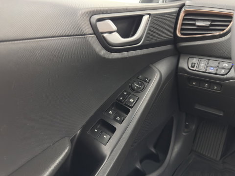 Hyundai IONIQ Comfort EV {SoH-98} Aut. *HEATPUMP | FULL-LED | DIGI-COCKPIT | SHIFTPADDLES | LANE-ASSIST | CCS-FASTLOADER | CRUISE | CAMERA | KEYLESS | DAB+ | NAVI-FULLMAP | ECC | PDC | TOWBAR | 16"ALU*
