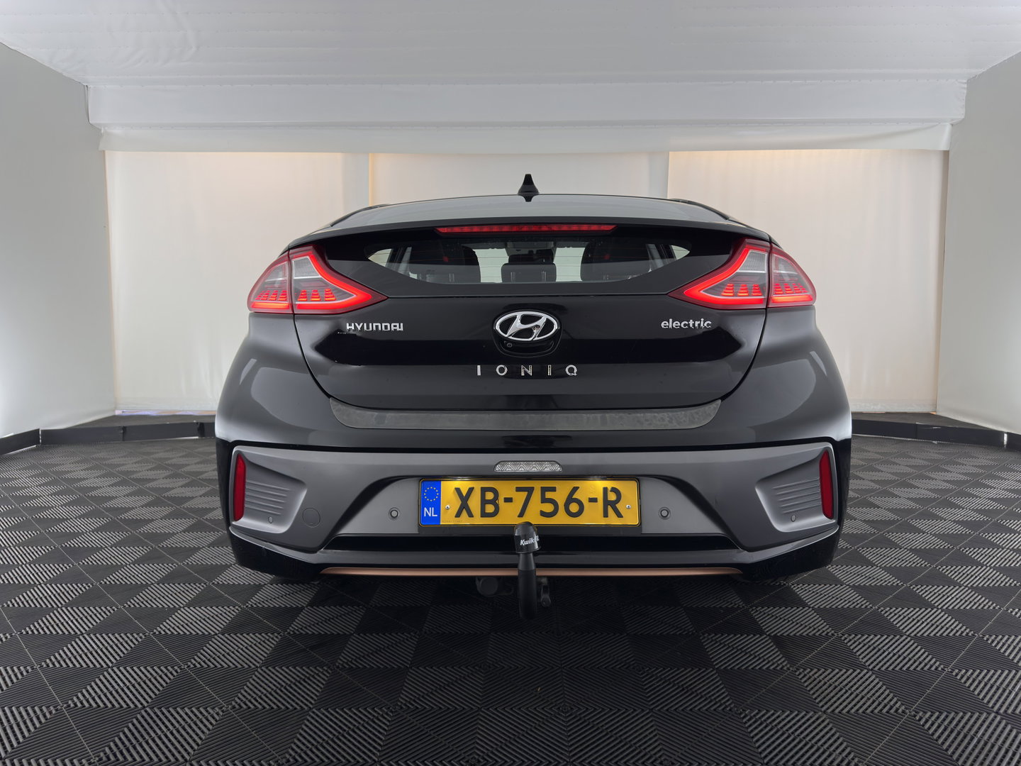 Hyundai IONIQ Comfort EV {SoH-98} Aut. *HEATPUMP | FULL-LED | DIGI-COCKPIT | SHIFTPADDLES | LANE-ASSIST | CCS-FASTLOADER | CRUISE | CAMERA | KEYLESS | DAB+ | NAVI-FULLMAP | ECC | PDC | TOWBAR | 16"ALU*
