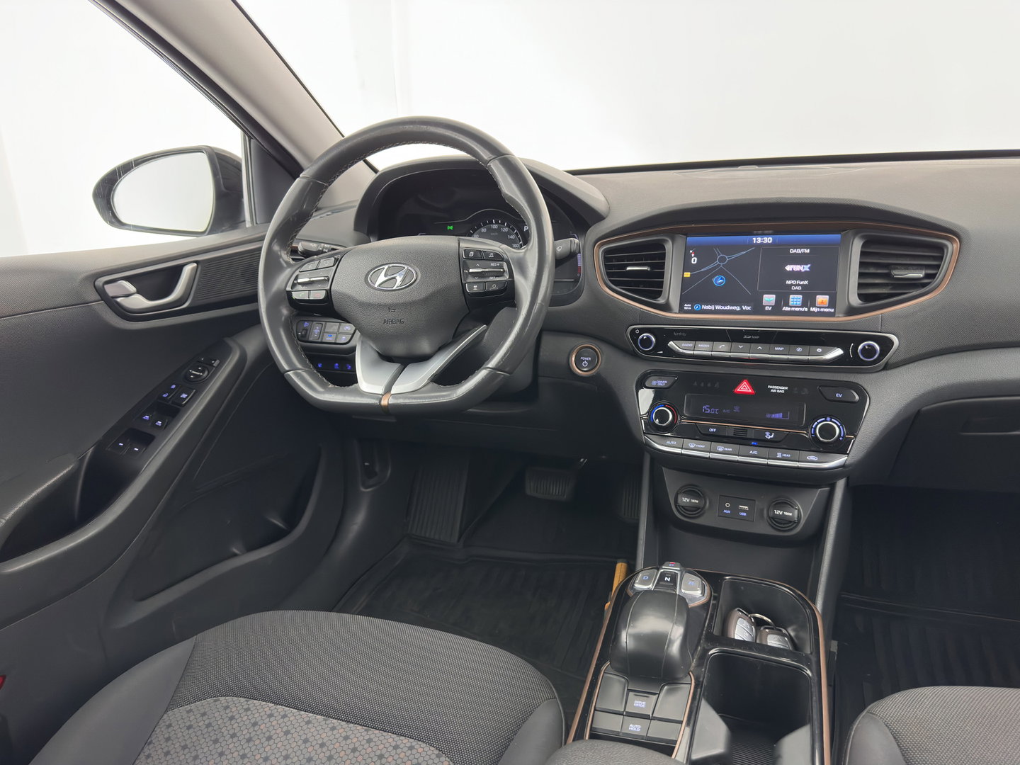 Hyundai IONIQ Comfort EV {SoH-98} Aut. *HEATPUMP | FULL-LED | DIGI-COCKPIT | SHIFTPADDLES | LANE-ASSIST | CCS-FASTLOADER | CRUISE | CAMERA | KEYLESS | DAB+ | NAVI-FULLMAP | ECC | PDC | TOWBAR | 16"ALU*