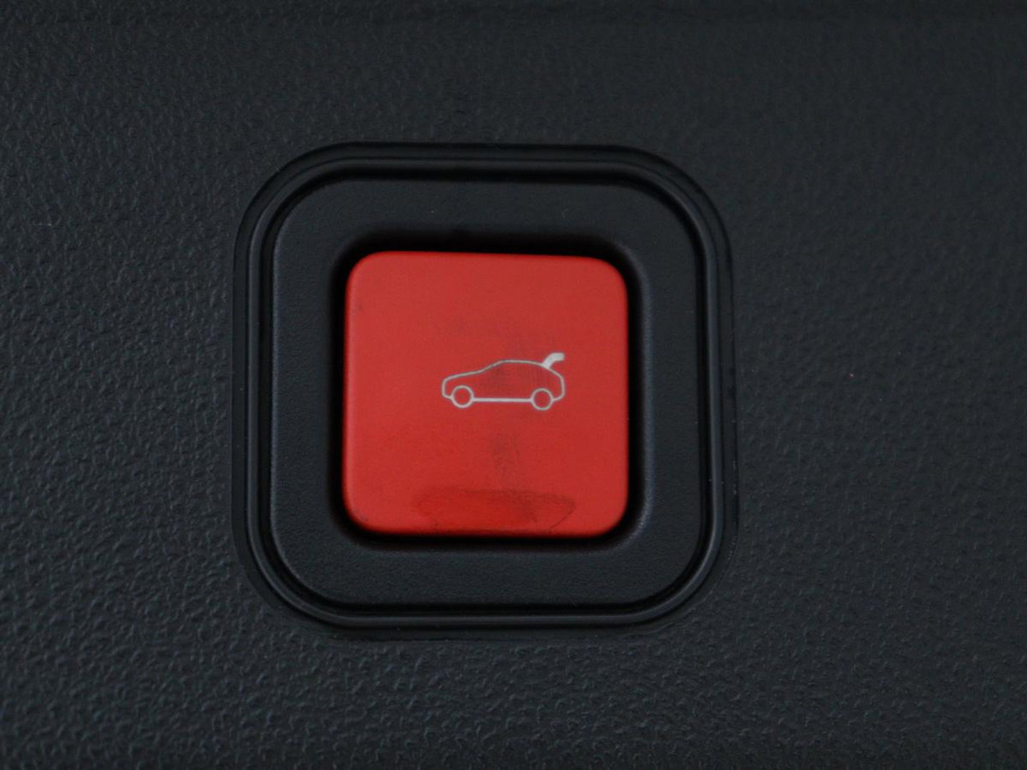 Jeep Avenger Avenger 54 kWh | SOH 94,2% | 3F | Navigatie | Carplay | Camera | Cruise control | Automaat | Elektrische laadklep | Stoelverwarming