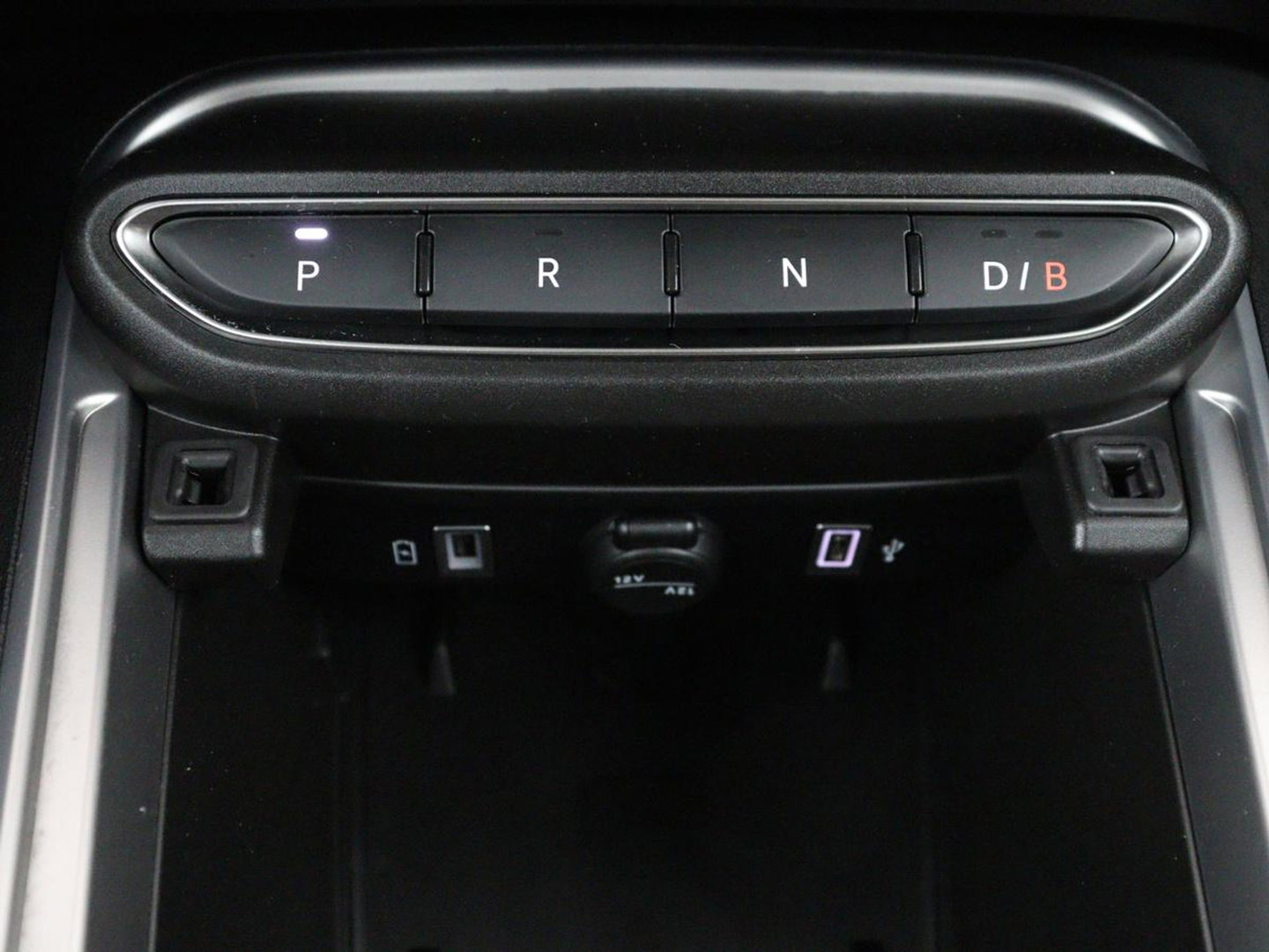 Jeep Avenger Avenger 54 kWh | SOH 94,2% | 3F | Navigatie | Carplay | Camera | Cruise control | Automaat | Elektrische laadklep | Stoelverwarming