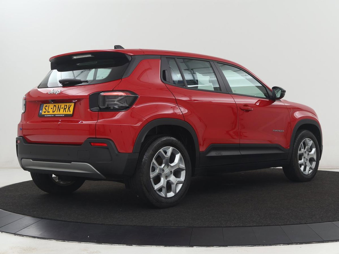 Jeep Avenger Avenger 54 kWh | SOH 94,2% | 3F | Navigatie | Carplay | Camera | Cruise control | Automaat | Elektrische laadklep | Stoelverwarming
