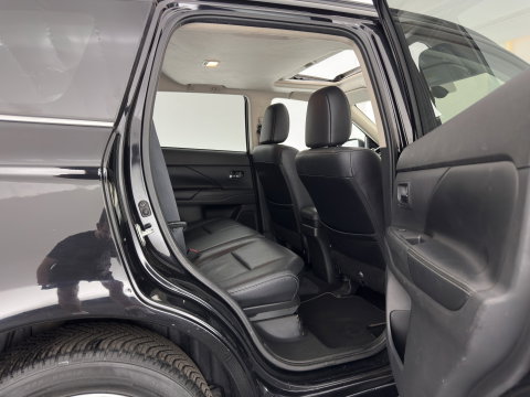 Mitsubishi Outlander 2.0 PHEV Instyle *AUT | PANO | 4WD | CRUISE | FULL-LEATHER | XENON | NAVI-FULLMAP | KEYLESS | CAMERA | HEATED-COMFORTSEATS | ECC | SHIFT-PADDELS | PDC | CRUISE | DAB | PRIVACY-GLASS | LANE-ASSIST | 18'' ALU*