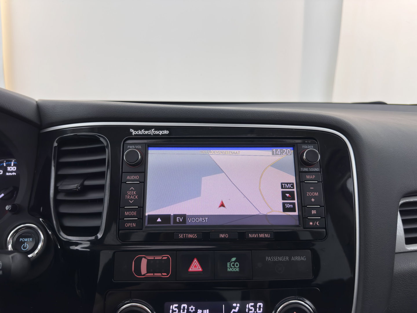 Mitsubishi Outlander 2.0 PHEV Instyle *AUT | PANO | 4WD | CRUISE | FULL-LEATHER | XENON | NAVI-FULLMAP | KEYLESS | CAMERA | HEATED-COMFORTSEATS | ECC | SHIFT-PADDELS | PDC | CRUISE | DAB | PRIVACY-GLASS | LANE-ASSIST | 18'' ALU*