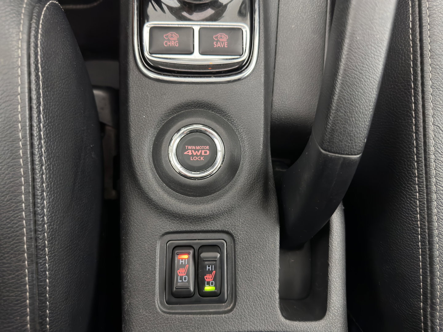 Mitsubishi Outlander 2.0 PHEV Instyle *AUT | PANO | 4WD | CRUISE | FULL-LEATHER | XENON | NAVI-FULLMAP | KEYLESS | CAMERA | HEATED-COMFORTSEATS | ECC | SHIFT-PADDELS | PDC | CRUISE | DAB | PRIVACY-GLASS | LANE-ASSIST | 18'' ALU*
