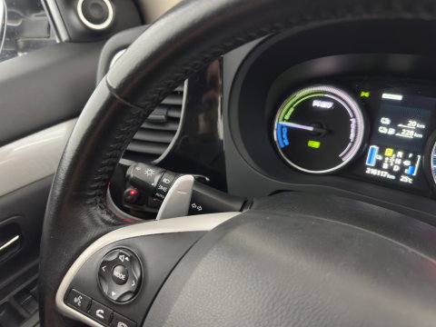 Mitsubishi Outlander 2.0 PHEV Instyle *AUT | PANO | 4WD | CRUISE | FULL-LEATHER | XENON | NAVI-FULLMAP | KEYLESS | CAMERA | HEATED-COMFORTSEATS | ECC | SHIFT-PADDELS | PDC | CRUISE | DAB | PRIVACY-GLASS | LANE-ASSIST | 18'' ALU*