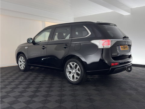 Mitsubishi Outlander 2.0 PHEV Instyle *AUT | PANO | 4WD | CRUISE | FULL-LEATHER | XENON | NAVI-FULLMAP | KEYLESS | CAMERA | HEATED-COMFORTSEATS | ECC | SHIFT-PADDELS | PDC | CRUISE | DAB | PRIVACY-GLASS | LANE-ASSIST | 18'' ALU*