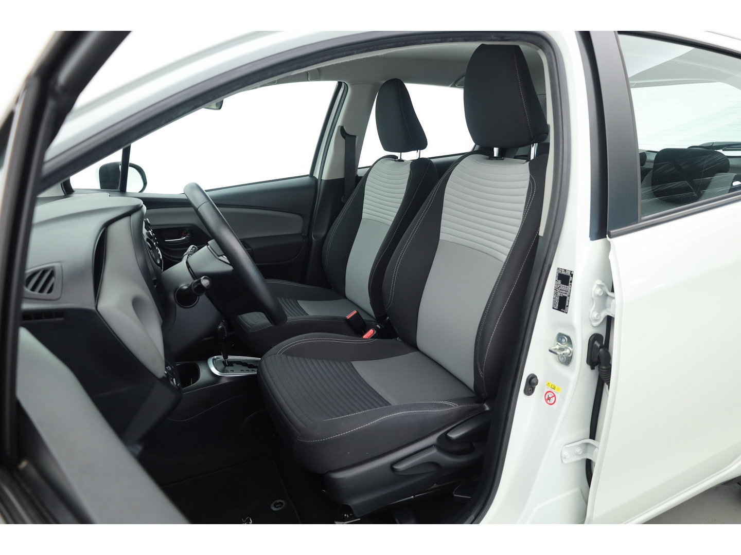 Toyota Yaris 1.5 Hybrid Active | Cruise Control | Bluetooth | Navigatie | Camera | Lane Assist | Airco | PDC+A