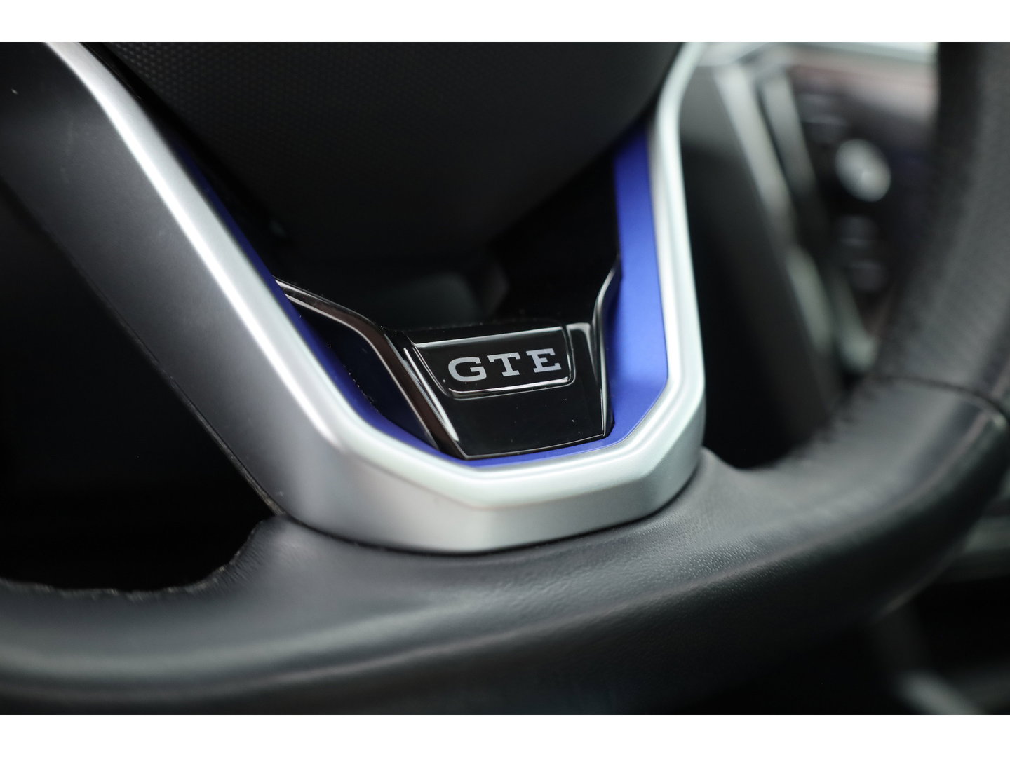 Volkswagen Passat Variant 1.4 TSI PHEV GTE Business | Pano | HUD | Leder | Elek. Trekhaak | Camera | Stoel- Stuurverw. | Massage | IQ. Light | Adapt. Cruise