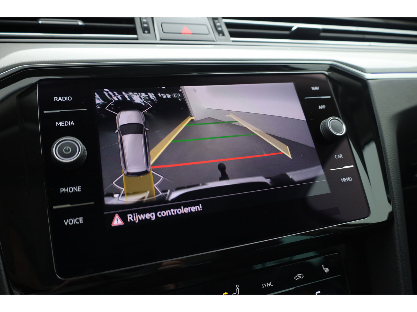 Volkswagen Passat Variant 1.4 TSI PHEV GTE Business | Pano | HUD | Leder | Elek. Trekhaak | Camera | Stoel- Stuurverw. | Massage | IQ. Light | Adapt. Cruise