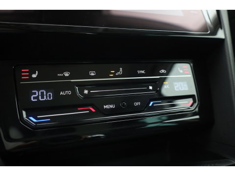 Volkswagen Passat Variant 1.4 TSI PHEV GTE Business | Pano | HUD | Leder | Elek. Trekhaak | Camera | Stoel- Stuurverw. | Massage | IQ. Light | Adapt. Cruise