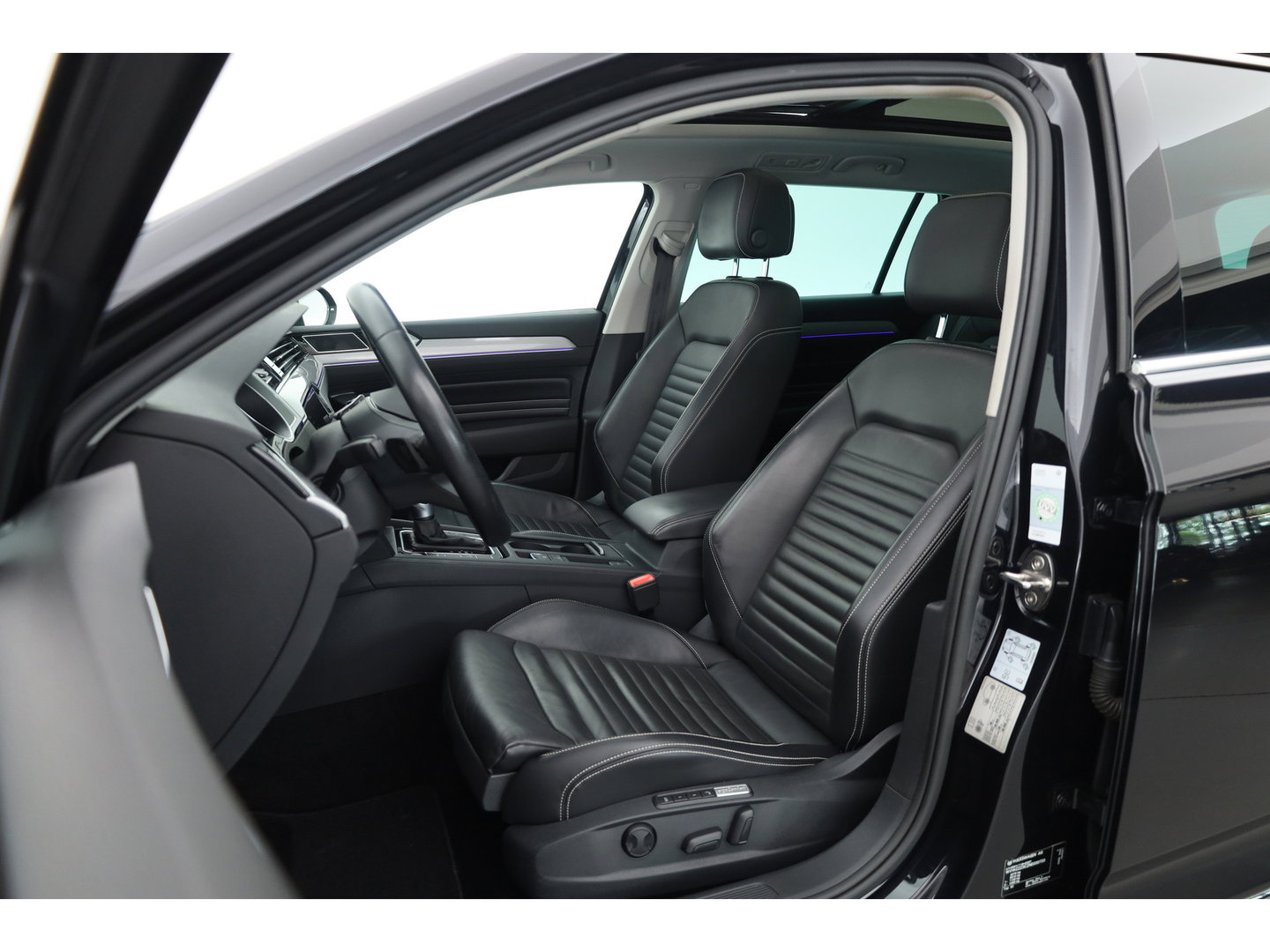 Volkswagen Passat Variant 1.4 TSI PHEV GTE Business | Pano | HUD | Leder | Elek. Trekhaak | Camera | Stoel- Stuurverw. | Massage | IQ. Light | Adapt. Cruise