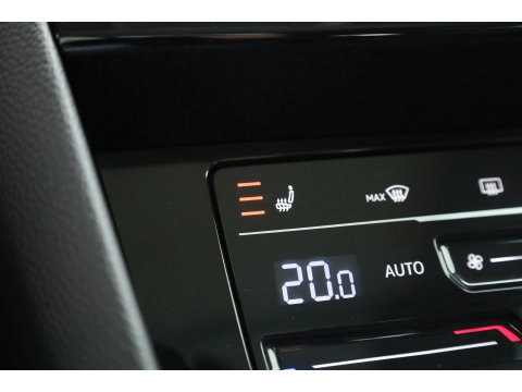 Volkswagen Passat Variant 1.4 TSI PHEV GTE Business | Pano | HUD | Leder | Elek. Trekhaak | Camera | Stoel- Stuurverw. | Massage | IQ. Light | Adapt. Cruise