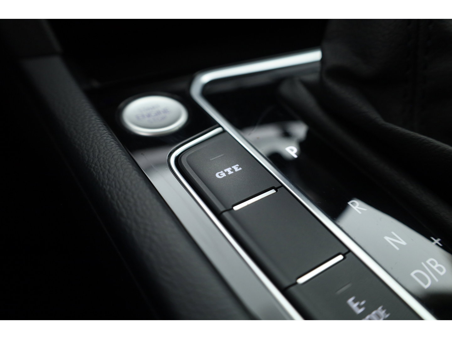 Volkswagen Passat Variant 1.4 TSI PHEV GTE Business | Pano | HUD | Leder | Elek. Trekhaak | Camera | Stoel- Stuurverw. | Massage | IQ. Light | Adapt. Cruise