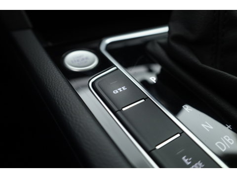 Volkswagen Passat Variant 1.4 TSI PHEV GTE Business | Pano | HUD | Leder | Elek. Trekhaak | Camera | Stoel- Stuurverw. | Massage | IQ. Light | Adapt. Cruise