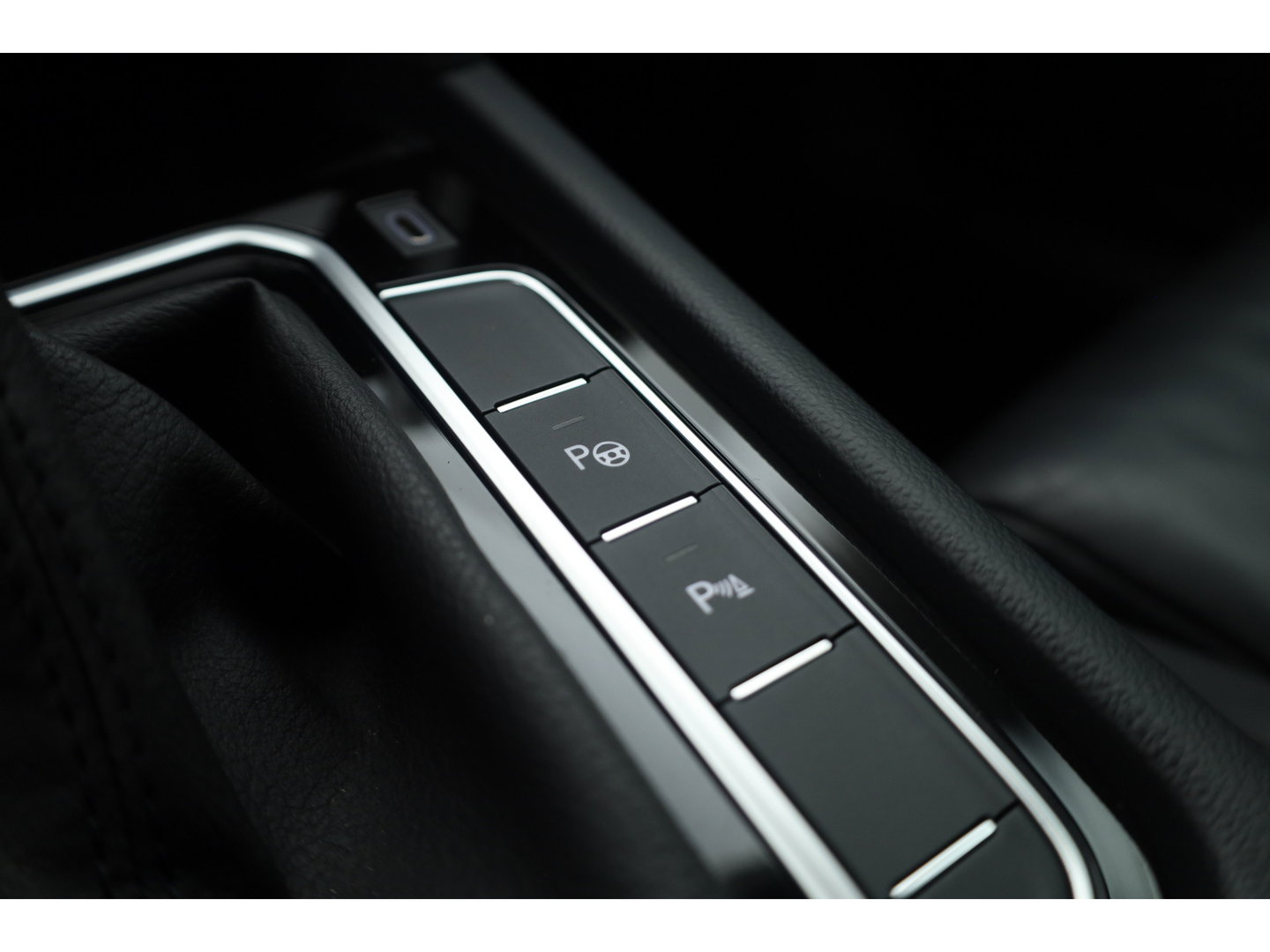 Volkswagen Passat Variant 1.4 TSI PHEV GTE Business | Pano | HUD | Leder | Elek. Trekhaak | Camera | Stoel- Stuurverw. | Massage | IQ. Light | Adapt. Cruise