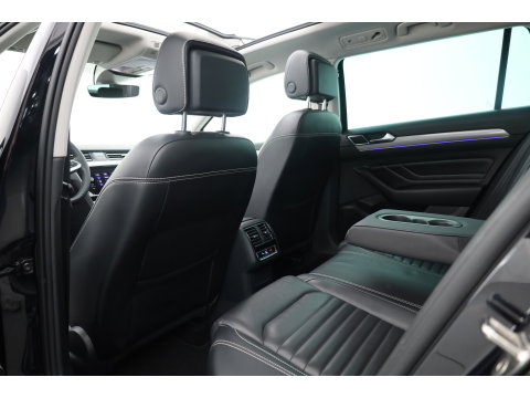 Volkswagen Passat Variant 1.4 TSI PHEV GTE Business | Pano | HUD | Leder | Elek. Trekhaak | Camera | Stoel- Stuurverw. | Massage | IQ. Light | Adapt. Cruise