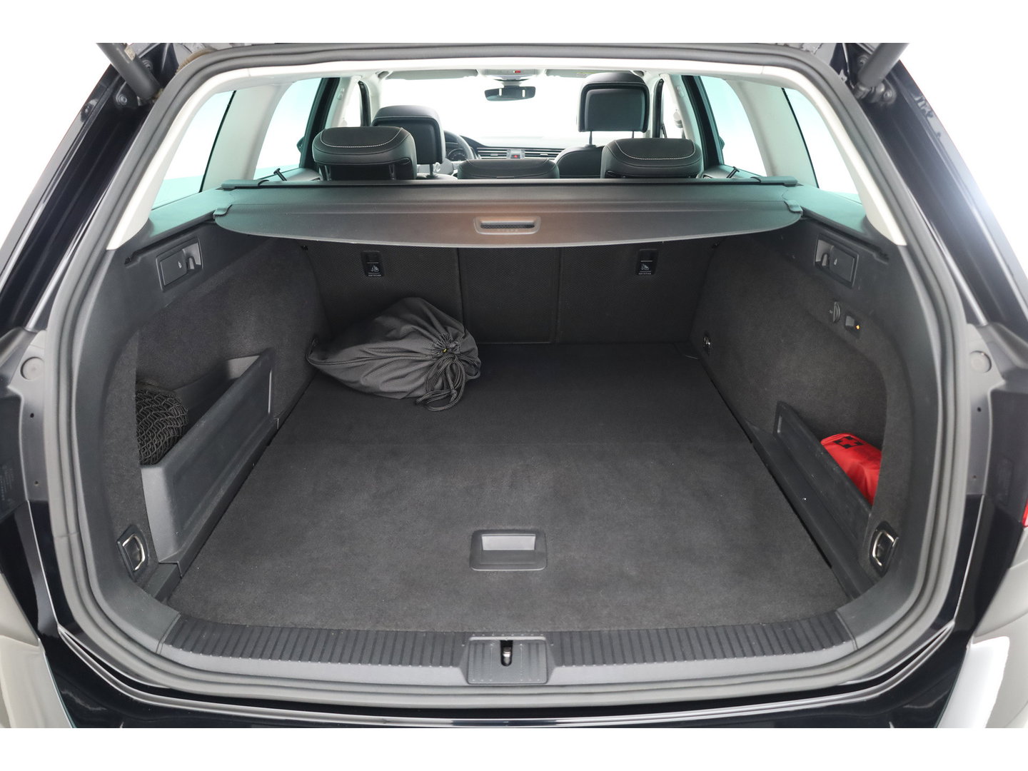 Volkswagen Passat Variant 1.4 TSI PHEV GTE Business | Pano | HUD | Leder | Elek. Trekhaak | Camera | Stoel- Stuurverw. | Massage | IQ. Light | Adapt. Cruise