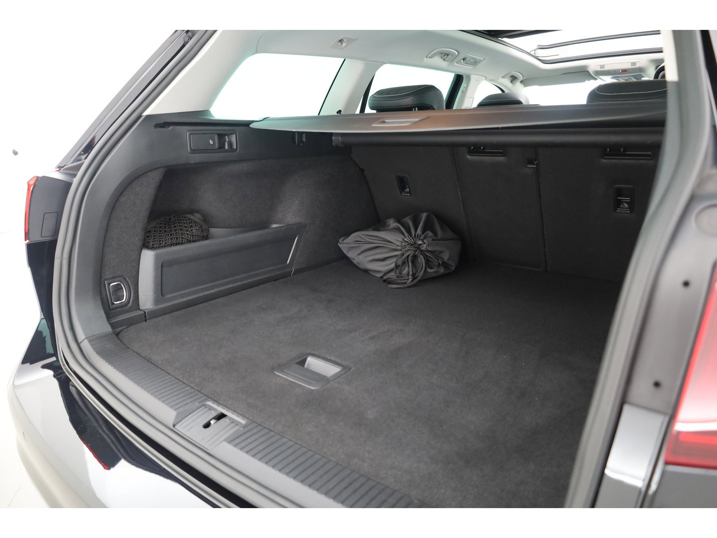 Volkswagen Passat Variant 1.4 TSI PHEV GTE Business | Pano | HUD | Leder | Elek. Trekhaak | Camera | Stoel- Stuurverw. | Massage | IQ. Light | Adapt. Cruise