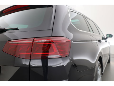 Volkswagen Passat Variant 1.4 TSI PHEV GTE Business | Pano | HUD | Leder | Elek. Trekhaak | Camera | Stoel- Stuurverw. | Massage | IQ. Light | Adapt. Cruise