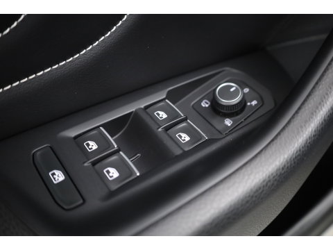 Volkswagen Passat Variant 1.4 TSI PHEV GTE Business | Pano | HUD | Leder | Elek. Trekhaak | Camera | Stoel- Stuurverw. | Massage | IQ. Light | Adapt. Cruise